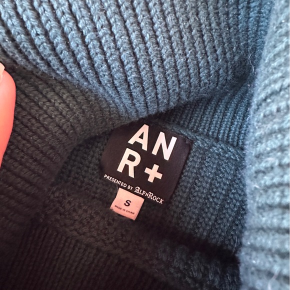 ANR+ Green Knit Sweater - Picture 2 of 8